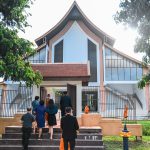 อธิการบดีและผู้บริหารมหาวิทยาลัย สำรวจอาคารปฏิบัติธรรมและหอสมุด เพื่อวางแผนดำเนินการปรับปรุงภูมิทัศน…