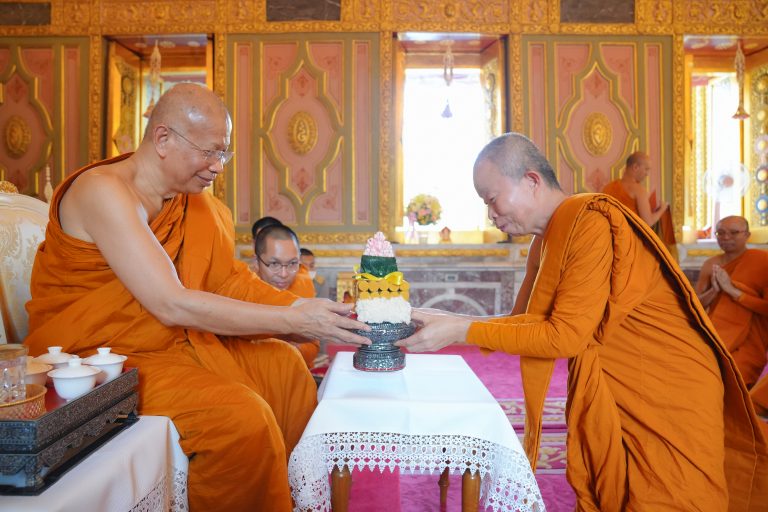 ผู้บริหาร มมร เข้าถวายสักการะเจ้าประคุณ สมเด็จพระมหาวีรวงศ์ เนื่องในโอกาสเจริญอายุวัฒนมงคล ๗๖ ปี