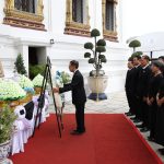 มหาวิทยาลัยมหามกุฏราชวิทยาลัย วางพวงมาลาถวายสักการะพระบรมศพ สมเด็จพระนางเจ้าสิริกิติ์ พระบรมราชินีนา…